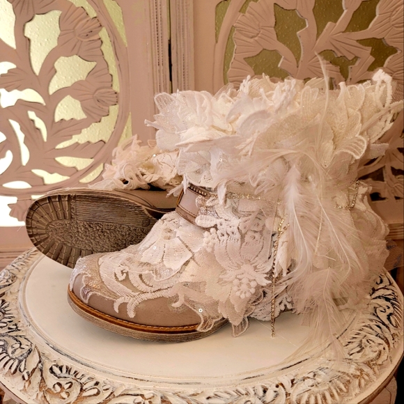 "DEMPSEY" Rustic Romance Lace Wedding Ankle Boots - Picture 4 of 7